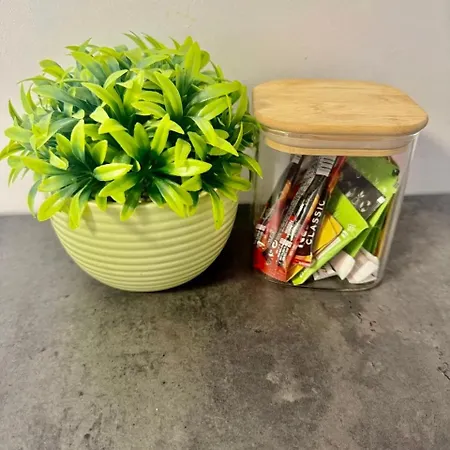 アパート A&y Studioapartments Galeria Mokotow Modzelewskiego ワルシャワ